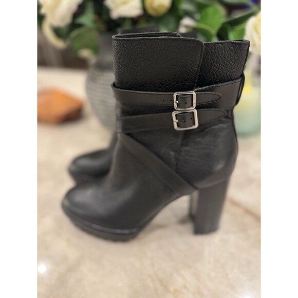 Vince Camuto Elisen Buckle Lug Sole Booties in black  10 Excellent like new - Picture 3 of 16